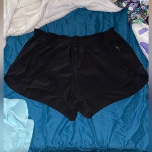 Lululemon tracker low rise 4” short